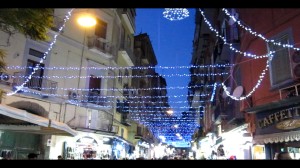 Tetto di luci blu a Napoli