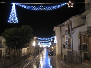 Coni di luce con scia e stellina