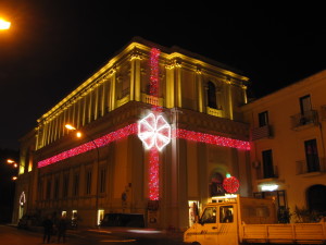 Teatro Ricciardi impacchettato